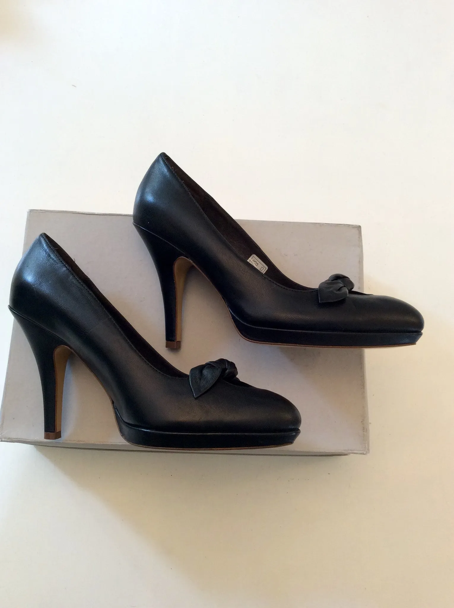 BRAND NEW FRENCH CONNECTION BLACK LEATHER HEELS SIZE 3.5/36