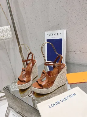 SE1377 LV Isola Wedge Sandal / Size5-11