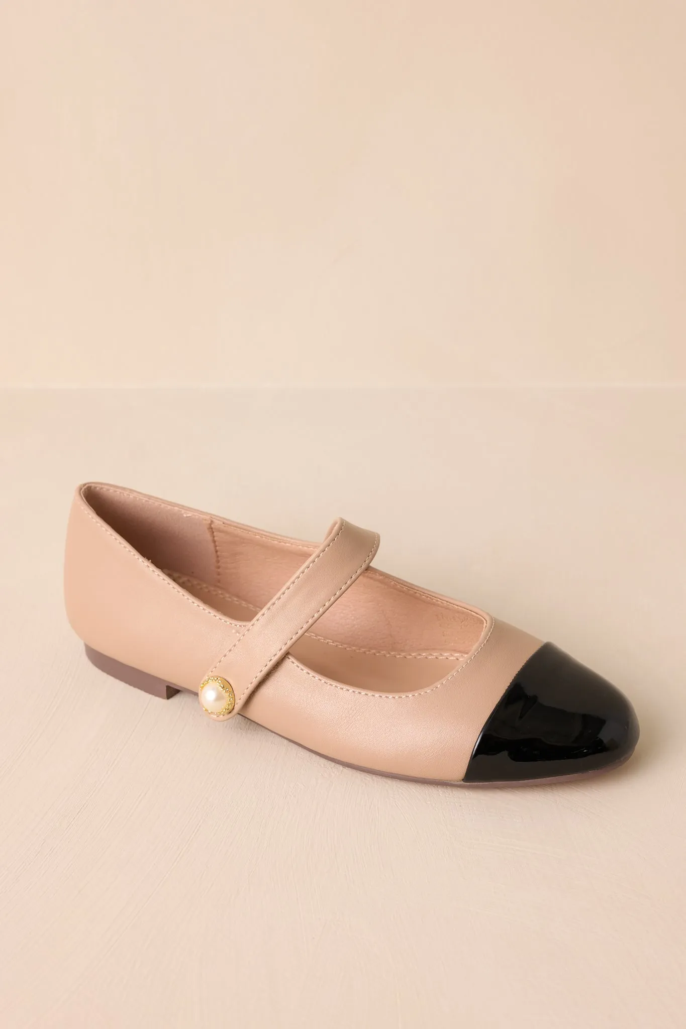 Soft Horizon Tan Round Toe Flats