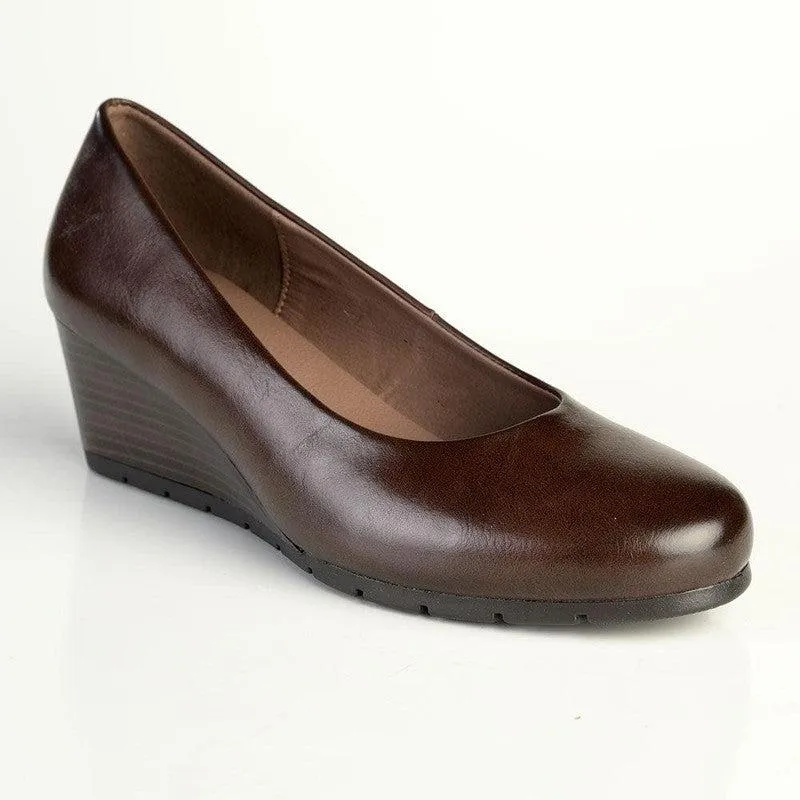 Soft Style By Hush Puppies Mihewi Wedge Court - Chocolate